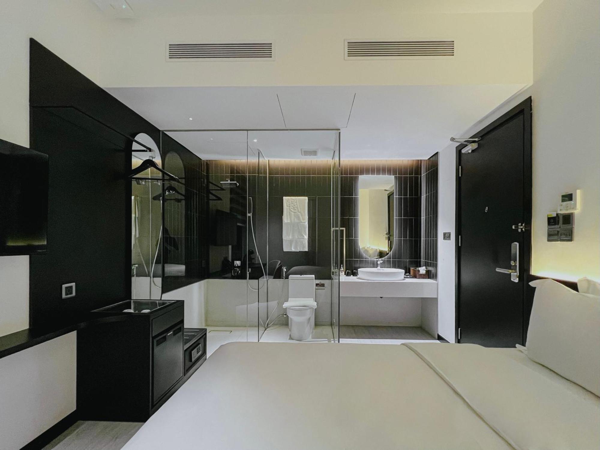 Отель The Concept Hcmc- District 1 4*