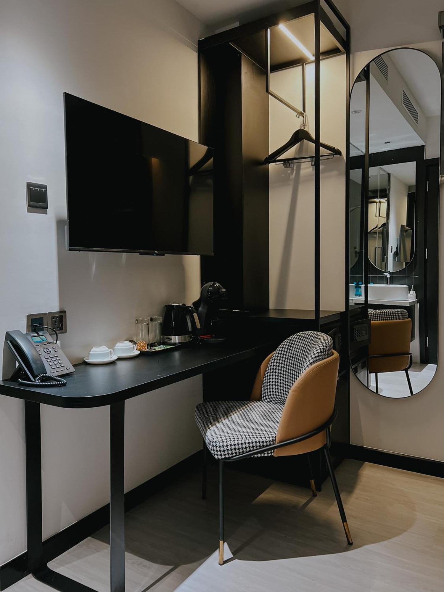 Отель The Concept Hcmc- District 1