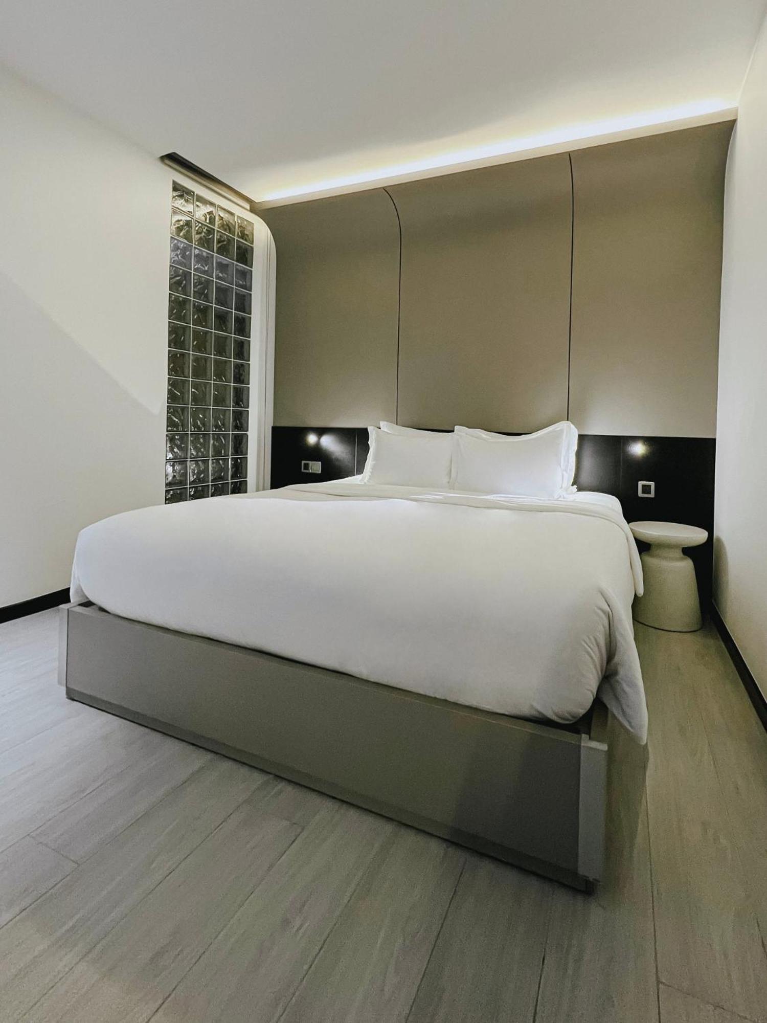 Отель The Concept Hcmc- District 1